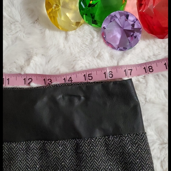 Valerie Bertinelliâ˘black gray chevronâ˘linedâ˘10 - Picture 3 of 16